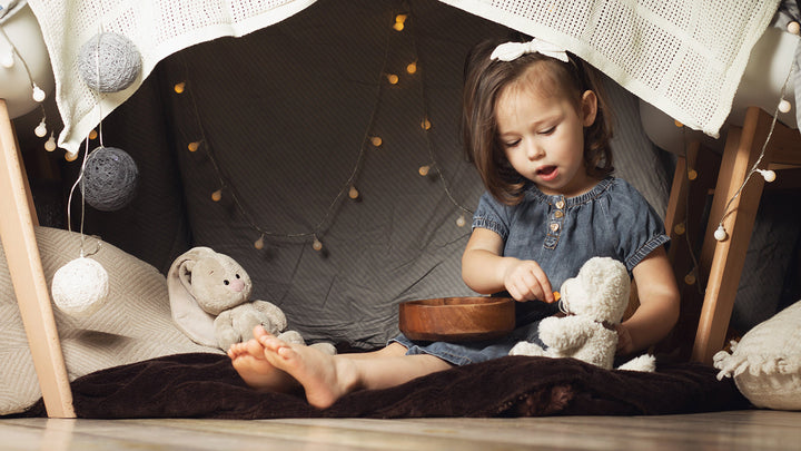 La cabane, tout un symbole : quand le jeu construit l’enfant